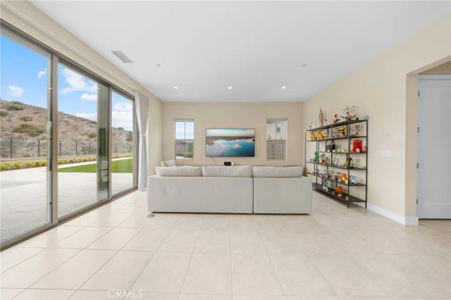 134 Tomahawk, Irvine, CA 92618