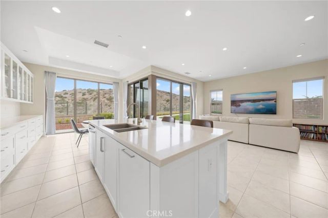 134 Tomahawk, Irvine, CA 92618
