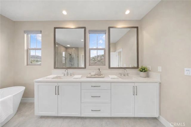 134 Tomahawk, Irvine, CA 92618