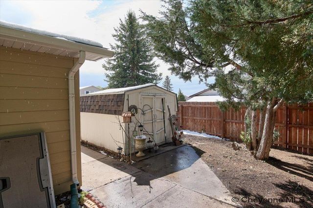 5020 MOUNTAIN RD, Cheyenne, WY 82009