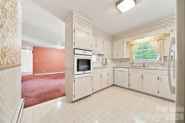 434 Mountain View Drive, Morganton, NC 28655