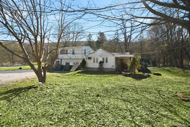 26 Weitz Road, Hopewell Junction, NY 12533