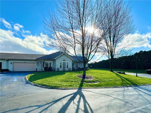 3534 Hunters Woods Blvd 3, Neshannock Twp, PA 16105