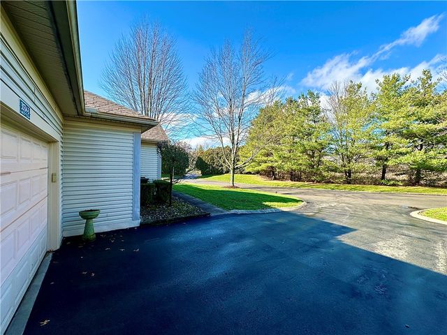 3534 Hunters Woods Blvd 3, Neshannock Twp, PA 16105