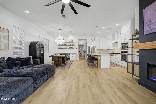 3131 E BLOOMFIELD Parkway, Gilbert, AZ 85296