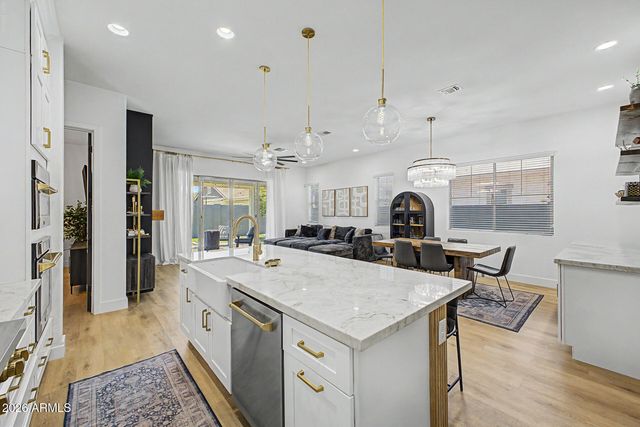 3131 E BLOOMFIELD Parkway, Gilbert, AZ 85296