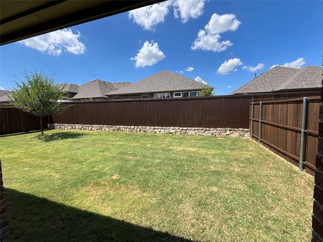 620 Carters Grove Drive, Fate, TX 75189