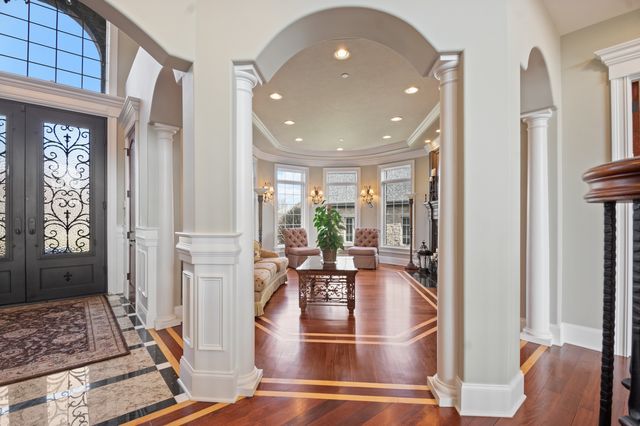 39W431 Long Meadow Lane, St. Charles, IL 60175