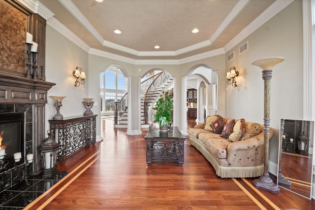 39W431 Long Meadow Lane, St. Charles, IL 60175