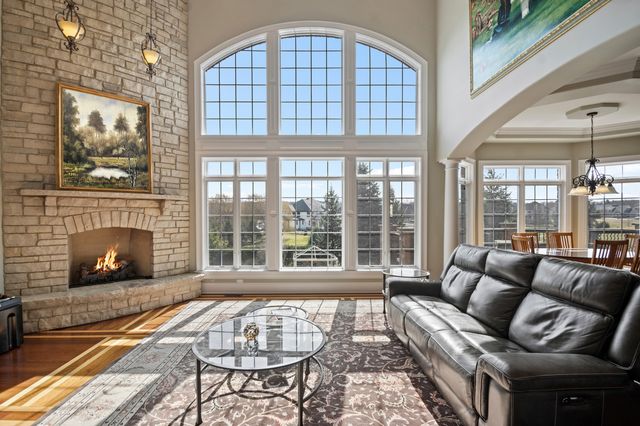 39W431 Long Meadow Lane, St. Charles, IL 60175