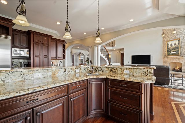 39W431 Long Meadow Lane, St. Charles, IL 60175