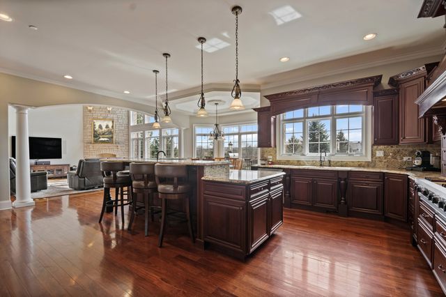 39W431 Long Meadow Lane, St. Charles, IL 60175