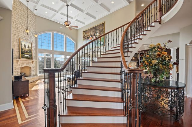 39W431 Long Meadow Lane, St. Charles, IL 60175