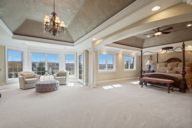 39W431 Long Meadow Lane, St. Charles, IL 60175