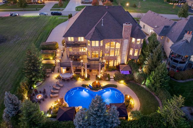 39W431 Long Meadow Lane, St. Charles, IL 60175