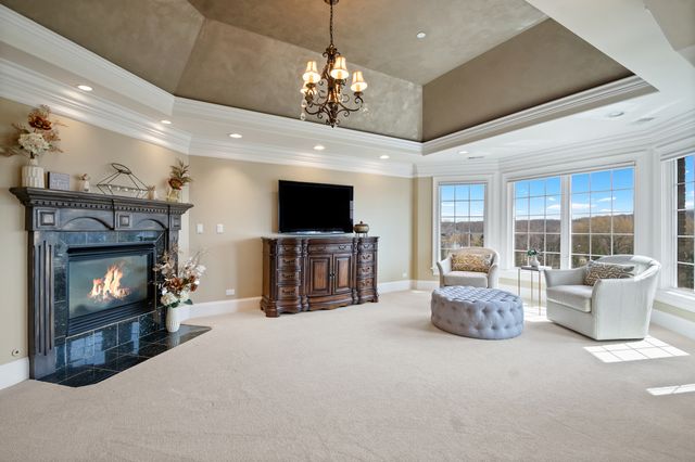 39W431 Long Meadow Lane, St. Charles, IL 60175