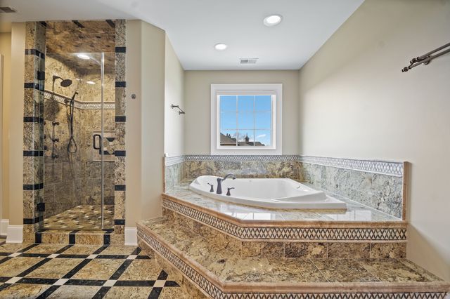 39W431 Long Meadow Lane, St. Charles, IL 60175