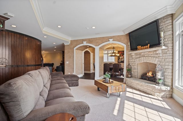 39W431 Long Meadow Lane, St. Charles, IL 60175