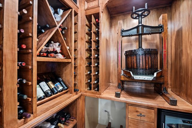 39W431 Long Meadow Lane, St. Charles, IL 60175