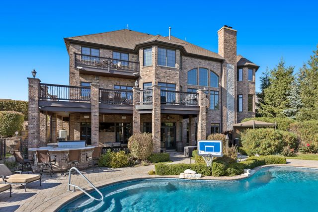 39W431 Long Meadow Lane, St. Charles, IL 60175