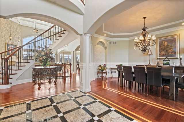 39W431 Long Meadow Lane, St. Charles, IL 60175