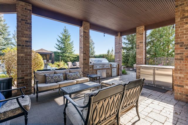 39W431 Long Meadow Lane, St. Charles, IL 60175