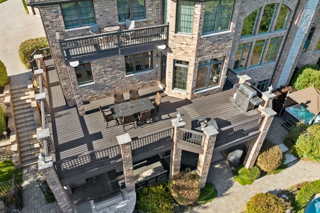 39W431 Long Meadow Lane, St. Charles, IL 60175