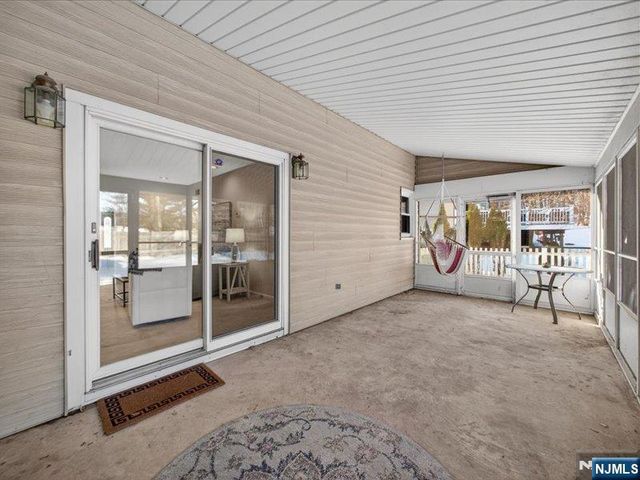 33 Sherwood Drive, Ramsey, NJ 07446