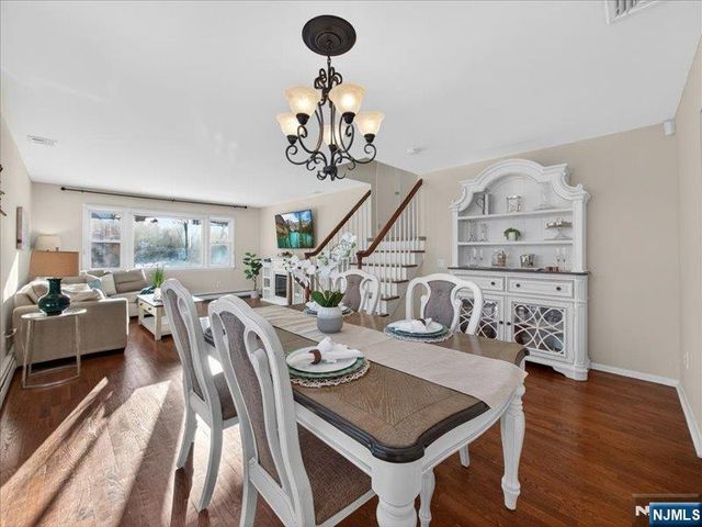 33 Sherwood Drive, Ramsey, NJ 07446