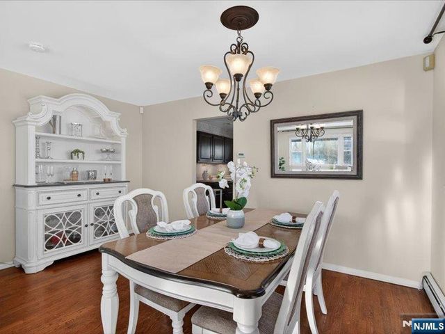 33 Sherwood Drive, Ramsey, NJ 07446