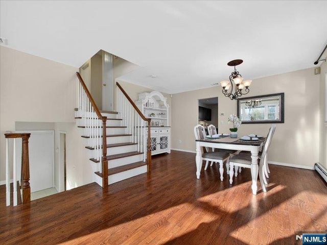 33 Sherwood Drive, Ramsey, NJ 07446