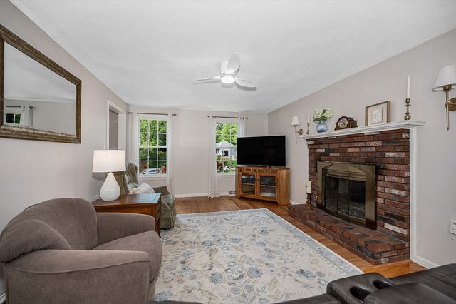 207 Trout Brook Rd, Dracut, MA 01826