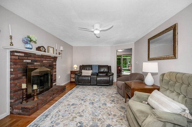 207 Trout Brook Rd, Dracut, MA 01826
