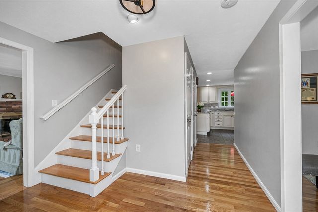 207 Trout Brook Rd, Dracut, MA 01826
