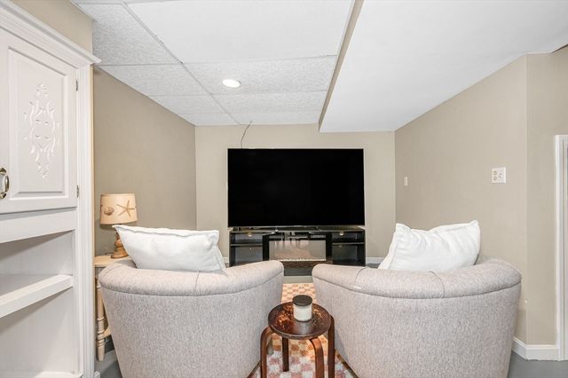 207 Trout Brook Rd, Dracut, MA 01826
