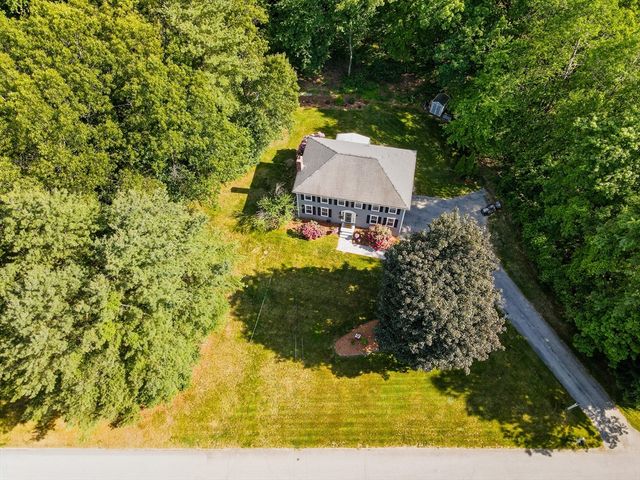 207 Trout Brook Rd, Dracut, MA 01826