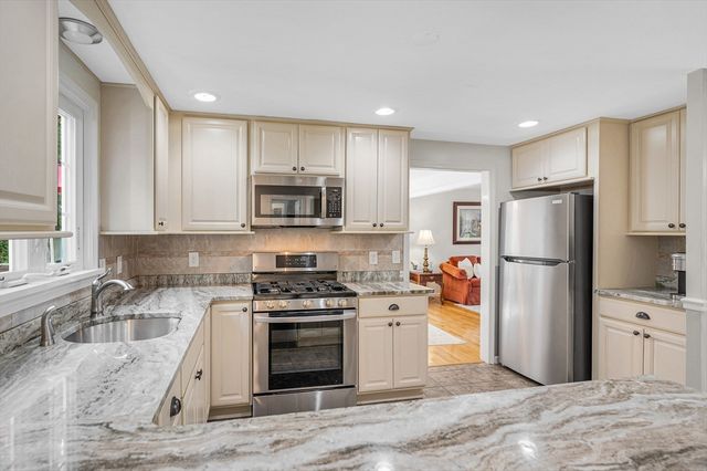 207 Trout Brook Rd, Dracut, MA 01826