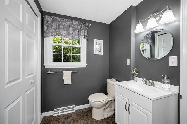 207 Trout Brook Rd, Dracut, MA 01826