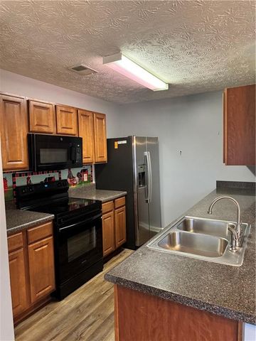 1754 Grove Way, Hampton, GA 30228