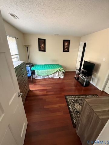 4103 Kings Gate Rd, Chester, VA 23831