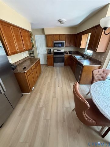 4103 Kings Gate Rd, Chester, VA 23831