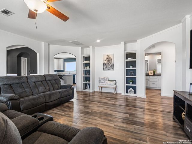 5055 W FM 476, Poteet, TX 78065