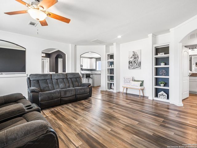 5055 W FM 476, Poteet, TX 78065