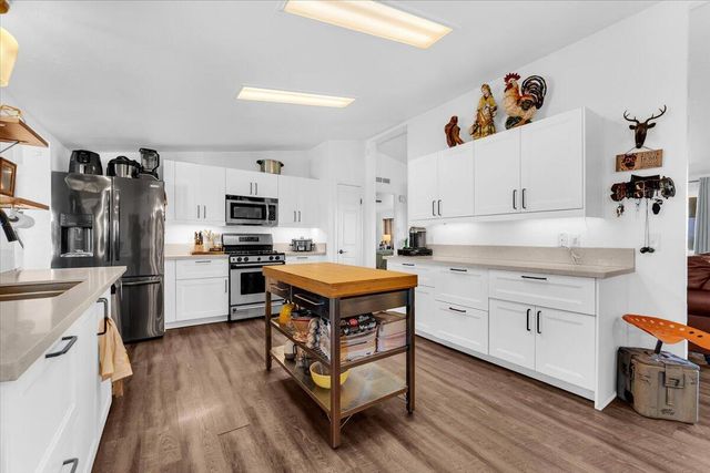 23504 Dersch Road, Anderson, CA 96007