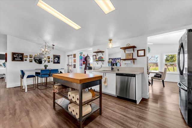 23504 Dersch Road, Anderson, CA 96007