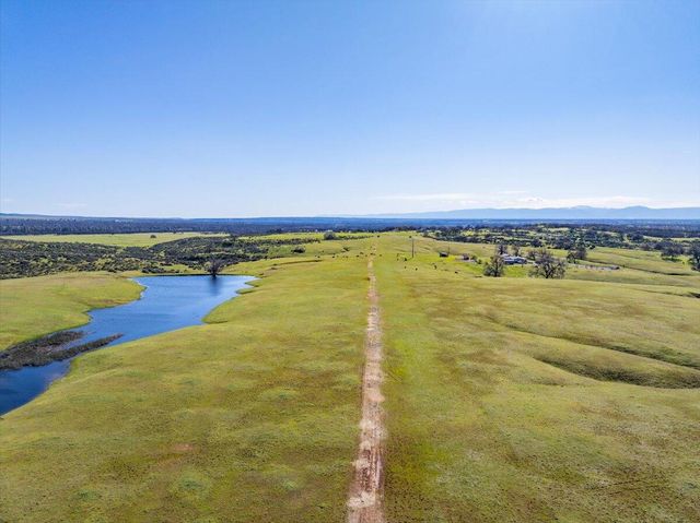 23504 Dersch Road, Anderson, CA 96007