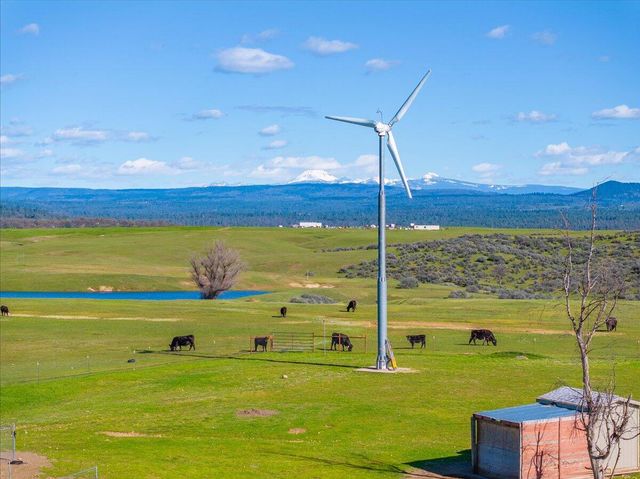 23504 Dersch Road, Anderson, CA 96007