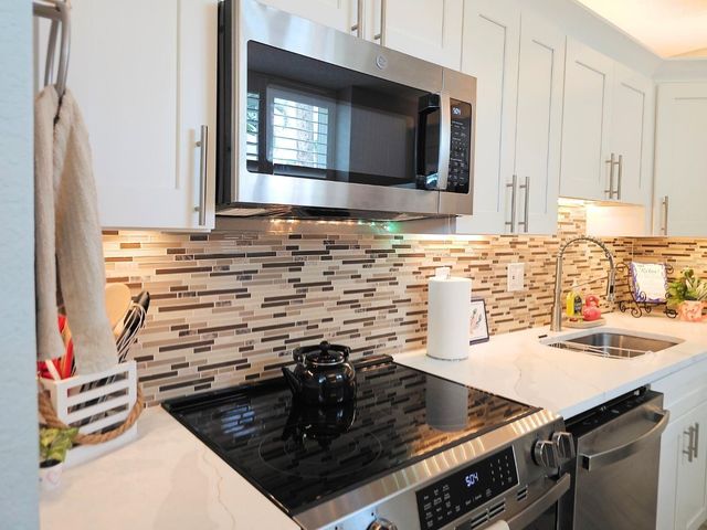 7560 BAY ISLAND DRIVE S 146, South Pasadena, FL 33707