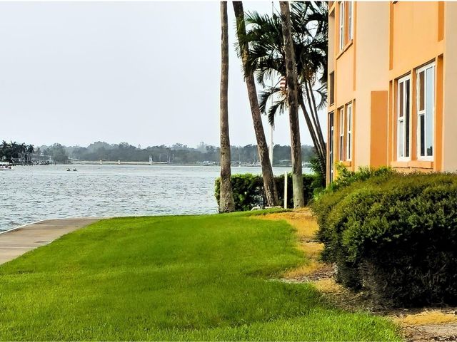 7560 BAY ISLAND DRIVE S 146, South Pasadena, FL 33707