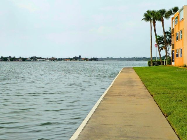 7560 BAY ISLAND DRIVE S 146, South Pasadena, FL 33707